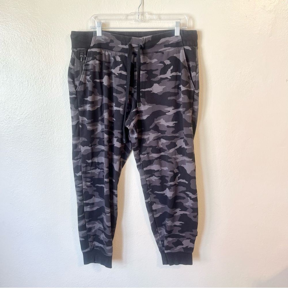 Athleta Camo Print‎ Joggers XL